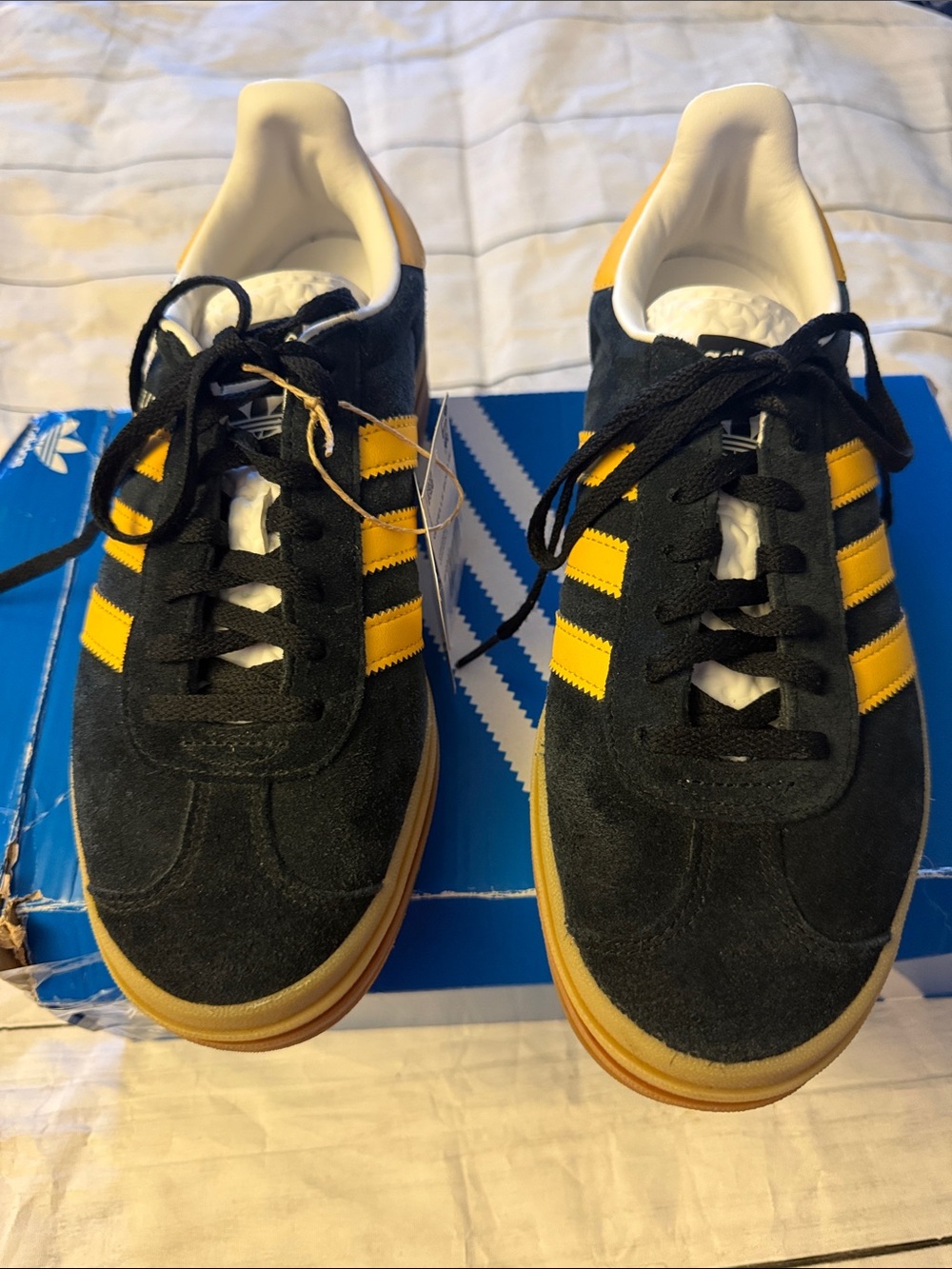 Adidas women’s Gazelle Platform Sneakers size 8 black with yellow stripes. Suede